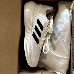 Addidas Cloud Foam Sneakers